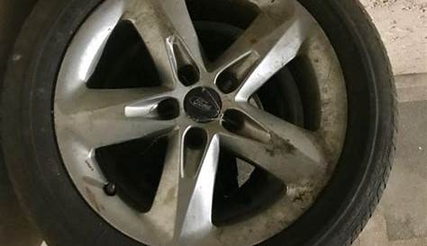 08 ford focus tire size