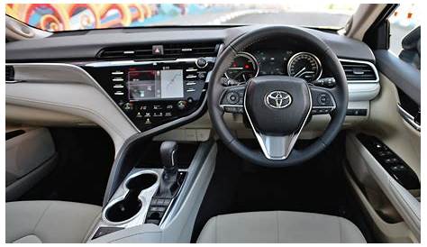 Toyota Camry 2019 Hybrid Interior Car Photos - Overdrive