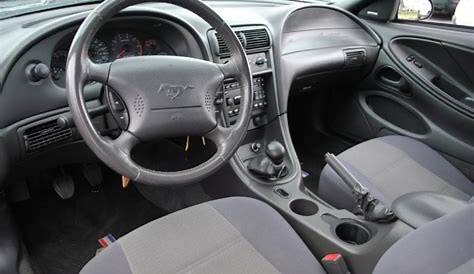 2003 ford mustang interior