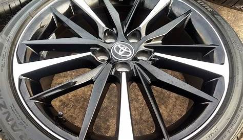 toyota camry xse tire size