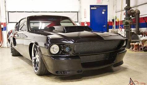 Ford : Mustang Custom