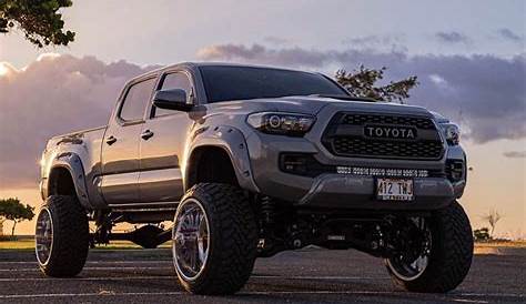 Toyota Tacoma equipped with a Fabtech 6” Lift Kit | Tacoma truck