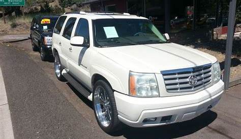 Sell used 2002 Cadillac Escalade AWD Supercharged 100k upgrades in Bend