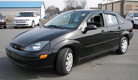 2004 ford focus se tire size
