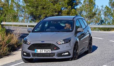 Ford Focus ST Estate 2015 review | Auto Express