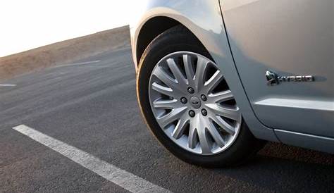 2010 ford fusion wheel specs