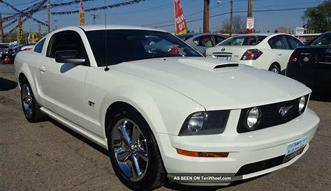 2007 Ford Mustang Gt Coupe 2 - Door 4. 6l