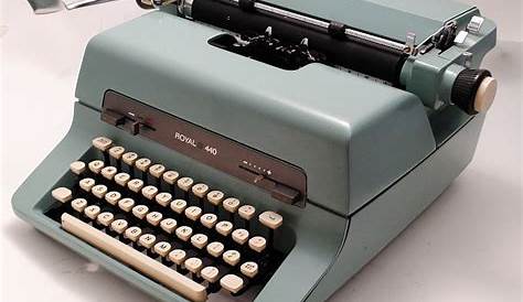 royal manual typewriter 1960