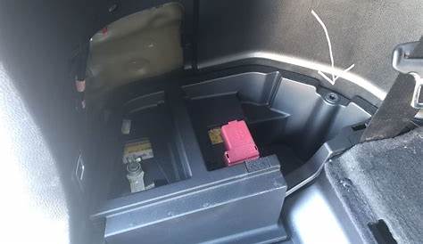 ANSWERED: How do I remove the battery cover? (Toyota Highlander Hybrid