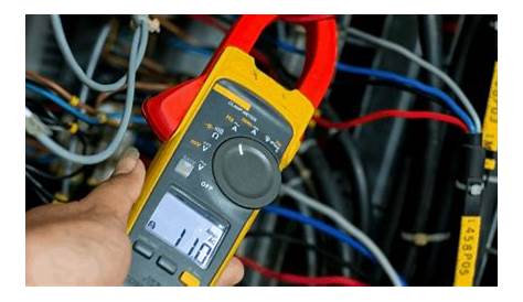What is a Clamp Meter and How is It Used to Test Current in a Circuit
