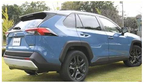 First Pictures of New Cavalry Blue 2022 Toyota RAV4 | Torque News