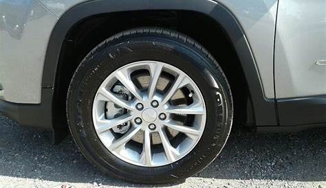 2019 Jeep Cherokee Latitude Wheel Photo #21 | DealerRevs.com