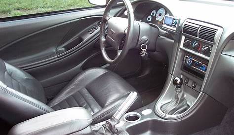 2004 ford mustang seats