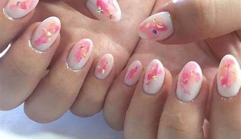 女性らしく輝くネイルは「スピリチュアルピンク」で作る。 Itnail