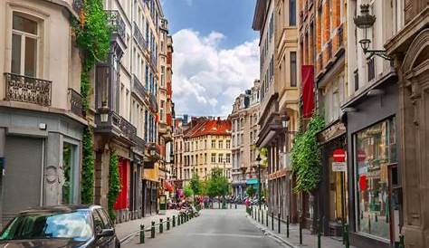 Boutiques de la Rue Neuve (rue Neuve) dans le centre-ville, Bruxelles