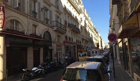 La rue de Ponthieu, l'arrière-cour mal famée des Champs-Élysées