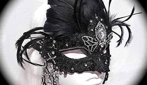 Fitted Solid Black Mask