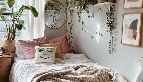 Aesthetic Decor For Bedroom: A Guide To Transform Your Space