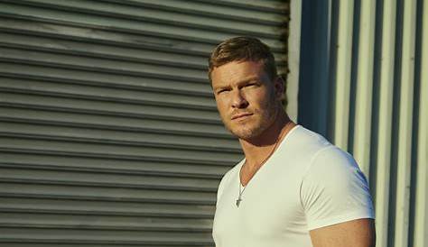 Alan Ritchson Height, Weight, Body Measurements.