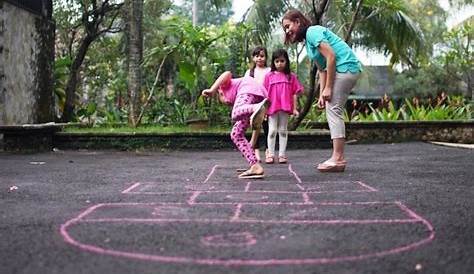 10 Permainan Tradisional Asal Indonesia Yang Perlu Dicoba Untuk Anak-Anak