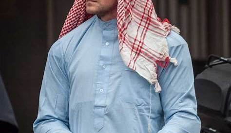 Saudi Arabesque Traditional urban men’s dress of Saudi Arabia