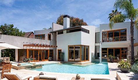 It's Not A Phil Dunphy Listing, But The 'Modern Family' House Hits The