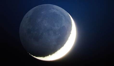 Un croissant de vieille Lune à l'aube du 15 avril