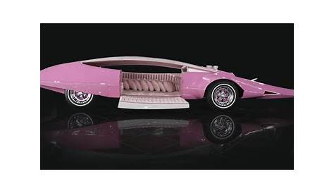 El auto de la Pantera Rosa: medio siglo del icónico auto color rosa
