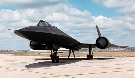 Avion plus rapide sur la terre .. Lockheed SR -71 Black Bird !! - Le