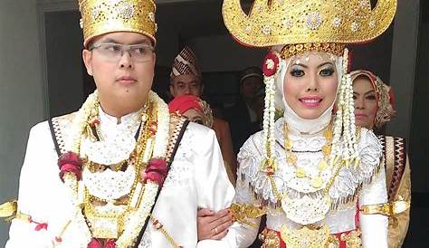 4 Pakaian Adat Lampung Beserta Gambarnya - Tradisi Tradisional