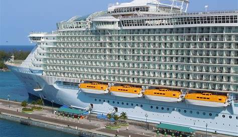 "Allure of the Seas",le plus grand bateau du monde photo et image