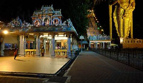 Yes, I'm a tourist again! Batu Caves and Jalan Alor Night Market - Tara