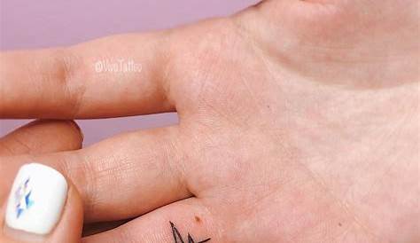 Beautiful Small Tattoos On Hand 15 Pretty Finger Tattoo Ideas For Woman Page 4 Of
