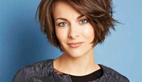 Blonde Haare und blaue Augen: Klassischer Short Bob - Blonder Bob