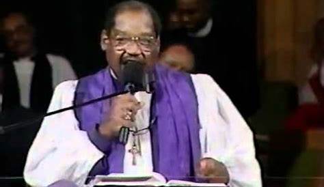 BISHOP G.E. PATTERSON PREACHES HOLD ON...HELP IS ON THE WAY! - YouTube