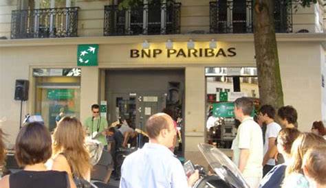 Bnp paribas building paris hi-res stock photography and images - Alamy