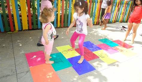 brinquedos e brincadeiras na creche - YouTube