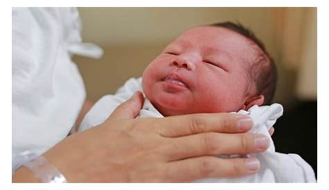 5 Langkah Aman Mengatasi Cegukan Pada Bayi Baru Lahir