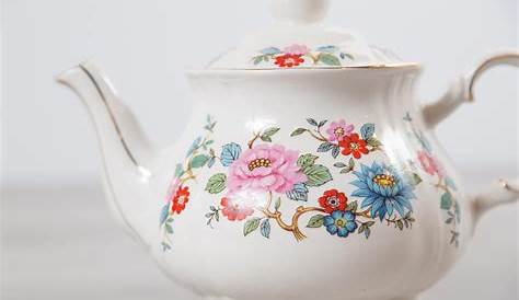 Teapot, Gibsons Staffordshire, Roses, England Ceramic » Antigo Trunk