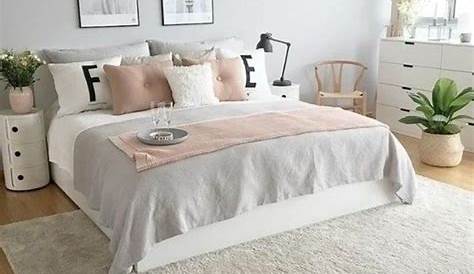Chambre Adulte Rose Gris Blanc A Beautiful Pink And Grey Bedroom Via H M Lichtroze Slaapkamers Home Decor Slaapkamer Slaapkamerdesigns
