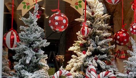 Christmas Decorating Ideas For Storefront Windows