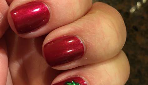 Christmas Holly Nail Designs