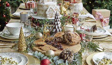 Christmas Lunch Table Setting