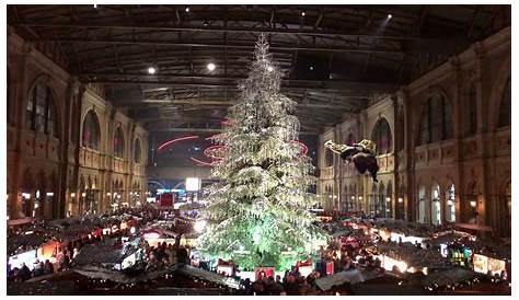 Christmas Tree Zurich Train Station