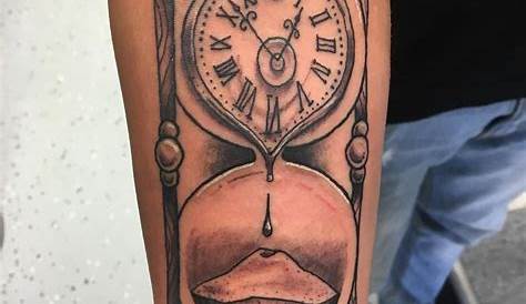 Pin by Vladislav Yordanov on Hourglass tattoo | Clock tattoo, Hourglass