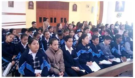 Cenáculo en la Institución Educativa No. 7032 Virgen del Pilar en el