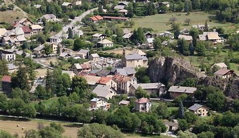 La Roche-de-Rame, commune des Hautes-Alpes entre Queyras et Ecrins