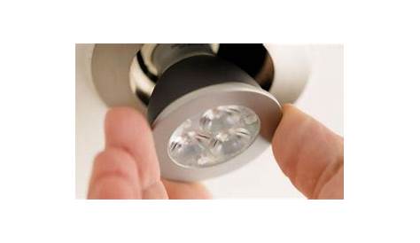 Cómo cambiar una bombilla LED - CompraLeds