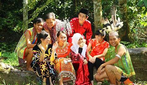 Melanau Sarawak Traditional Costume : Busana Melanau Melanau S