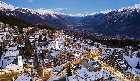 Voyage à la montagne : neige et soleil à Crans Montana en Suisse